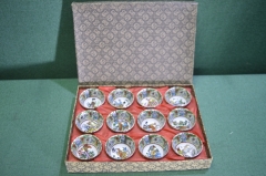 Пиалы фарфоровые "Гейши". Набор 12 штук в оригинальной коробке. Китай периода СССР. 1970-е годы.