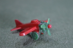 Самолет истребитель, самолетик игрушечный. Миниатюра. Пластик.