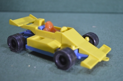 Машинка игрушечная "Гоночный автомобиль, желтый". Пластик.