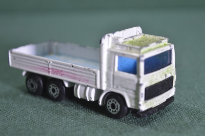 Модель масштабная, автомобиль грузовой бортовой. Белый. Matchbox. Китай. #M1