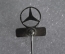 Знак значок "Мерседес mercedes Международная выставка". ГДР. Германия. 1987 год.