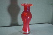 Ваза стеклянная. Красное цветное стекло. Чехословакия или СССР. Ваза стеклянная. Красное цветное стекло. Чехословакия или СССР.