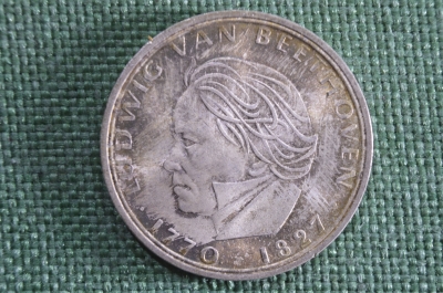 Монета 5 марок. Людвиг ван Бетховен, 1770-1827, 200 лет. Серебро. ФРГ, 1970 год. Буква F