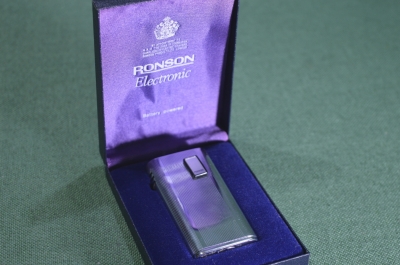 Зажигалка газовая "Ронсон" Ronson electronic. Пьезоэлемент. Новая, в коробке. 1970 -е годы.