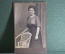 Фотография старинная "Женщина рядом со стулом". Polzin