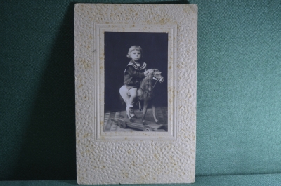 Фотография старинная "Мальчик на деревянной лошадке".
