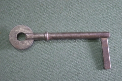 Ключ старинный от замка - щеколды. С поворотной частью.