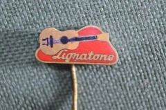 Знак, значок, фрачник "Lignatone, гитара". Музыкальные инструменты. Заколка, тяжелый. Чехословакия.
