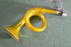 Елочная стеклянная игрушка "Труба, трамбон". Музыкальный инструмент. Стекло.
