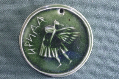 Медаль керамическая "Ирида". Керамика, глазурь. Девушка с крыльями.