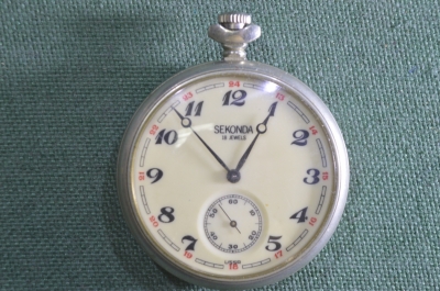 Часы карманные "Секунда, Sekonda". Механика, 18 камней. Паровоз. В небольшой ремонт.