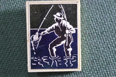 Знак, значок "Рыбак, рыбалка". Стекло, зеркальный. Ситалл. СССР.