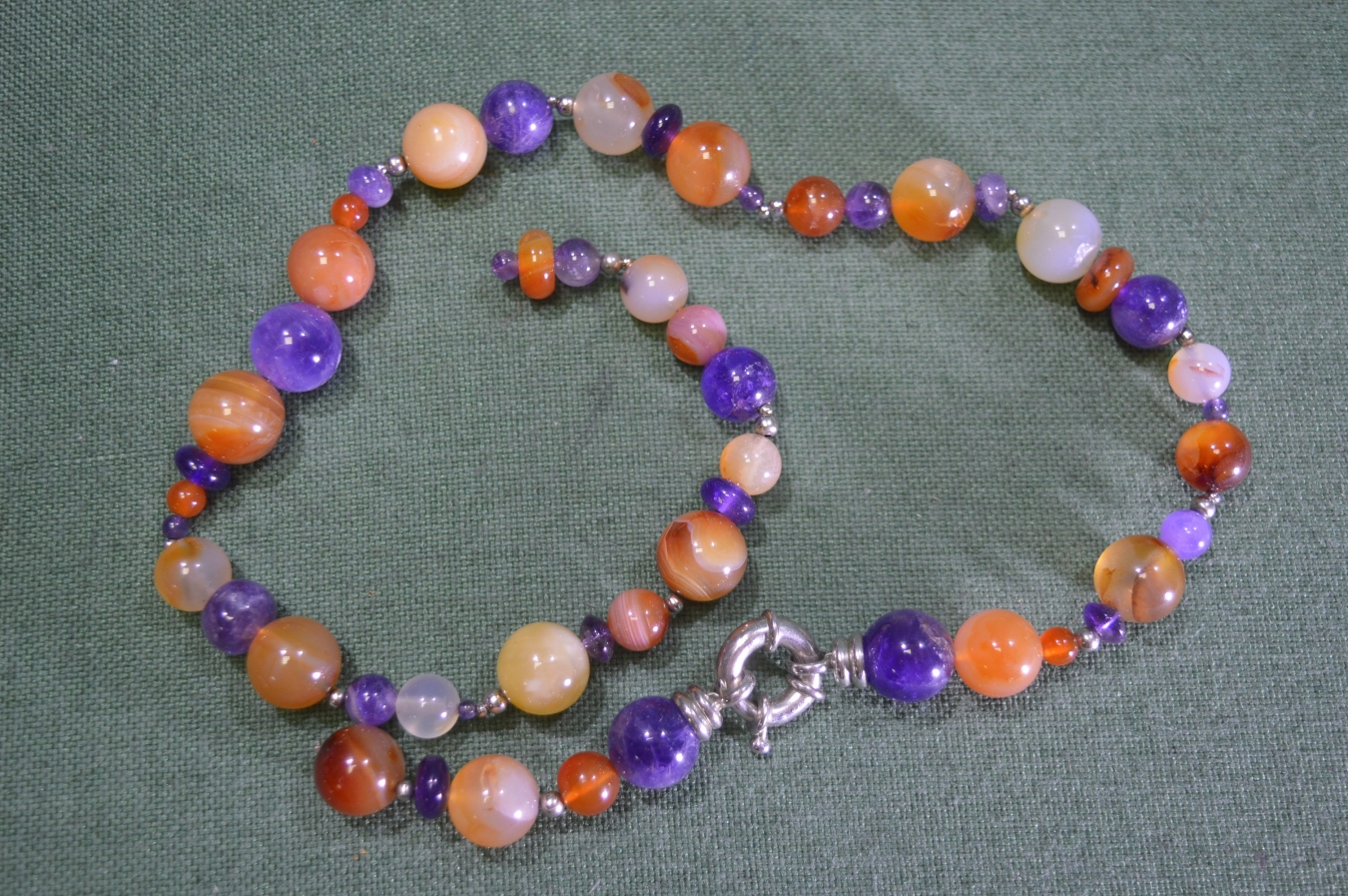 Купить Бусы разноцветные. Камень, цветное стекло. Длина 55 см. Женское ...