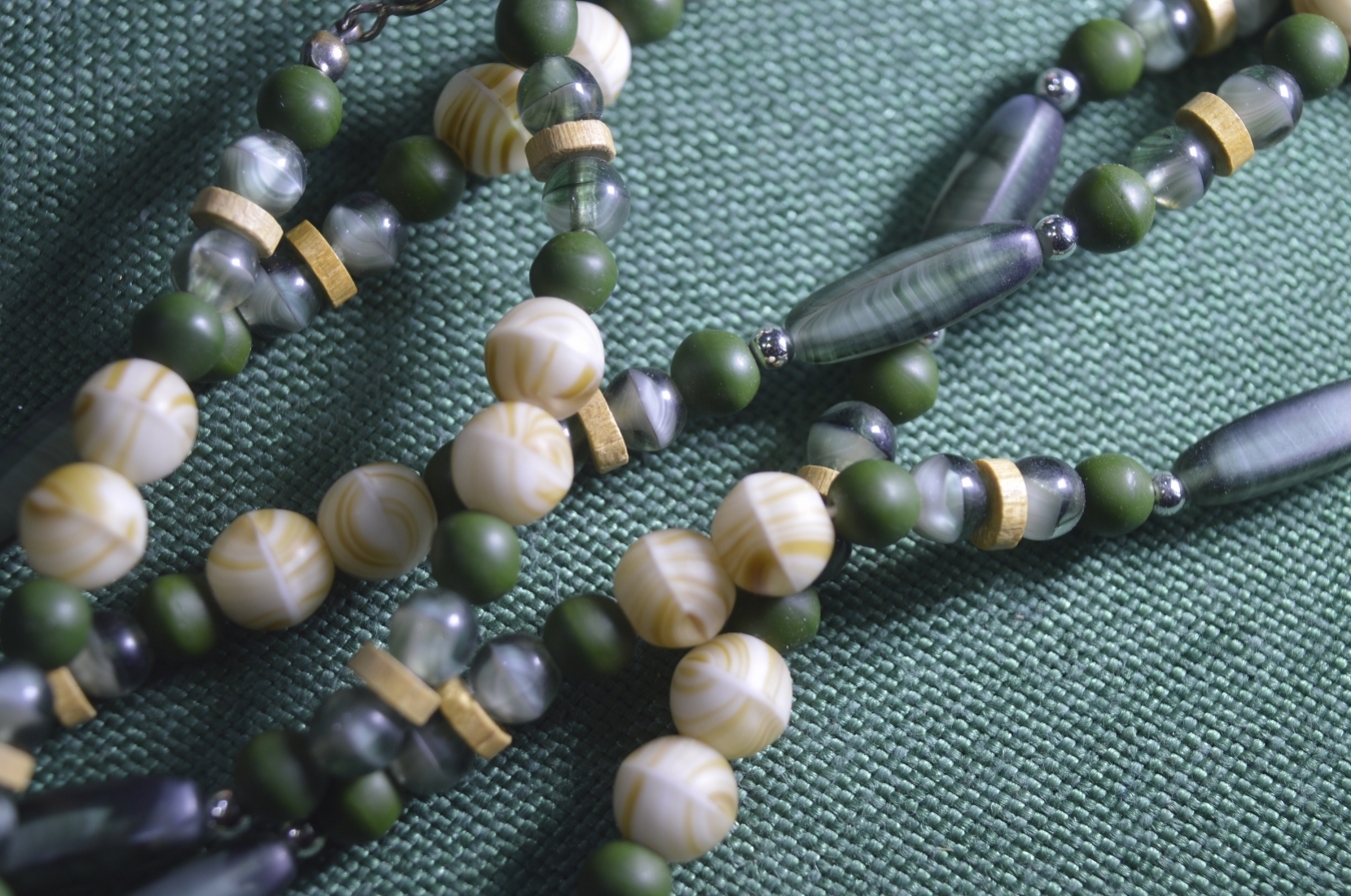 Купить Бусы наборные, разноцветные. Длина 82 см. Женское украшение. в ...