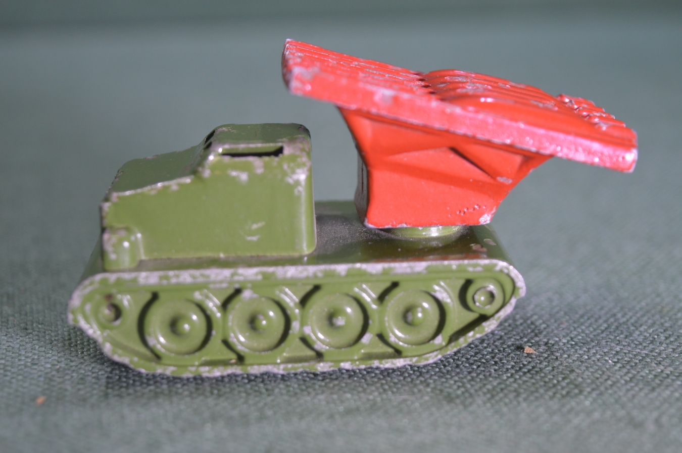 Купить Игрушка военная техника "Катюша ракетница". Серп и Молот. СиМ ...