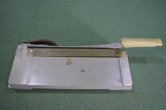 Металлический нож гильотина резак для фотографий и фотобумаги. СССР. #2