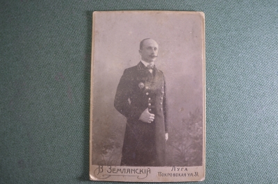 Фотография старинная "Мужчина в форме мундире. Знак". Кабинетная. Землянский. 1912 год.  #S1