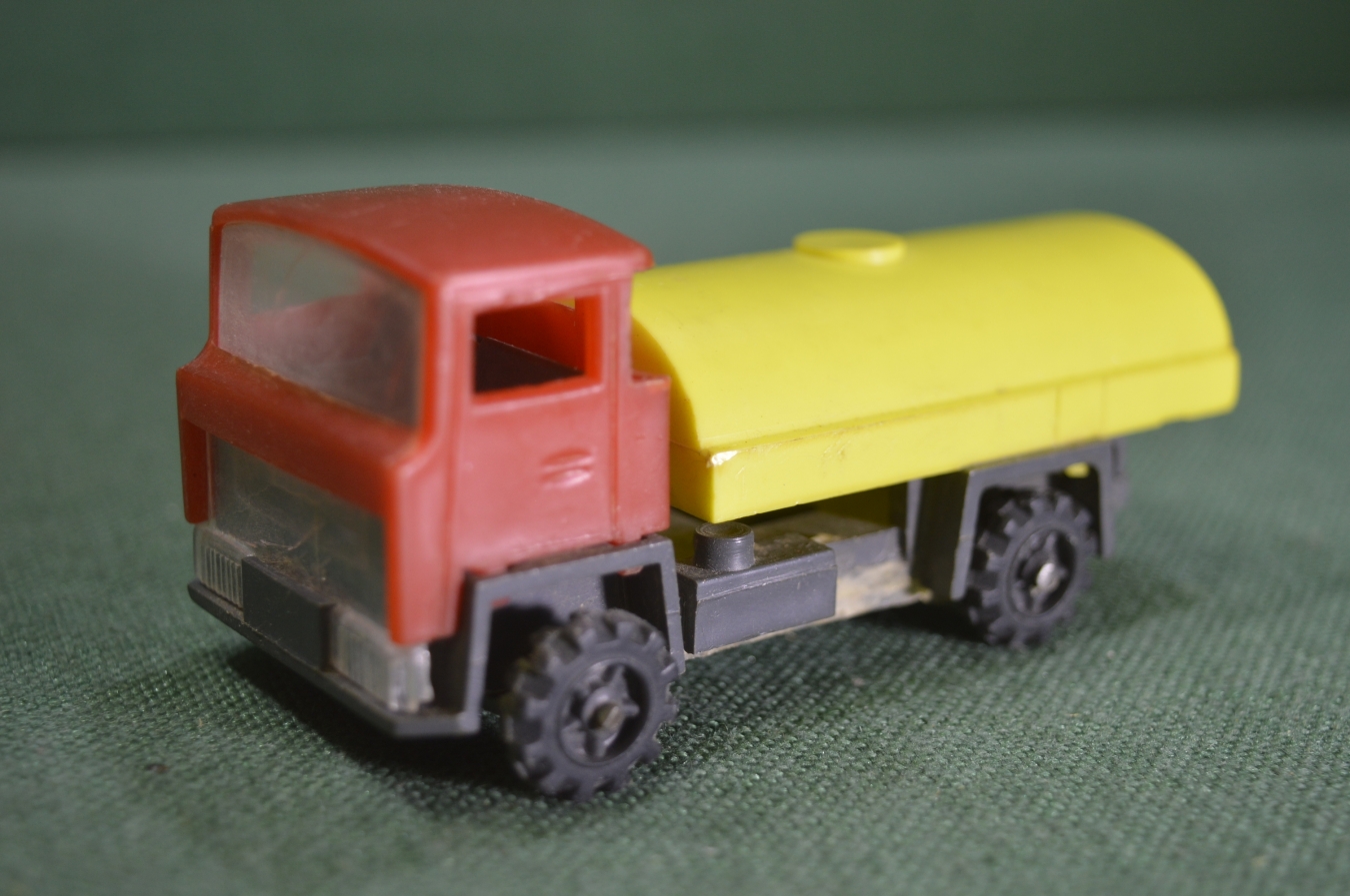 Купить Игрушка машинка "Цистерна". Колкий пластик. Пластмасса. СССР. в ...