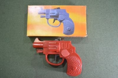 Игрушка пистолет револьвер под пистоны "Кольт Colt". Коробка. ГДР. Германия.