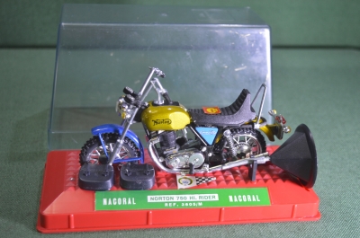Мотоцикл модель 1:18 "Norton 750". Nacoral. Испания. 1970-е.