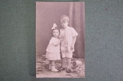 Фотография старинная "Мальчик и девочка". 1911 год. #S3