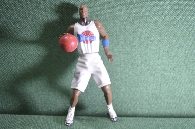 Фигурка баскетболист, из серии Space jam Bugs Bunny, 1996 год. Баскетбол. Пластик. #1