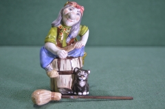 Игрушка елочная "Баба Яга с котом, метлой и ступой". Керамика, майолика, ручная роспись. #2