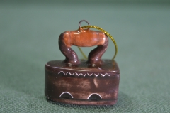 Игрушка елочная "Старинный утюг". Глажка, хозяйка. Керамика майолика, ручная роспись. #2