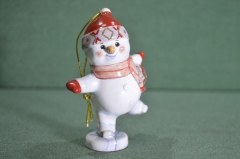 Игрушка елочная "Снеговик фигурист". Фигурное катание, коньки. Керамика, майолика, ручная роспись #3