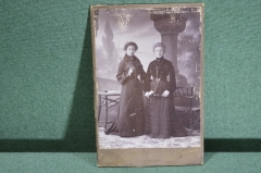Фотография кабинет-портрет "Две дамы в платьях". Мода. Курбатова. Москва. Царская Россия.