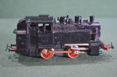Игрушка Паровоз "BR 80". HO. 1:87. Железная дорога. PIKO. Германия. ГДР.