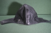 Шлем летный кожаный, 1940 - 1950 -е годы. Авиация. Без одного хлястика.
