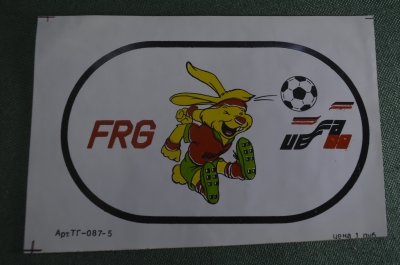 Наклейка "Футбол Заяц футболист". ФРГ. Германия. Футбол. UEFA 1988. Сделано в СССР.