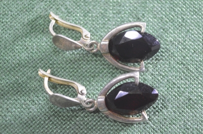 Серьги с красным камнем. Серебрение. Клеймо. Германия. 1930е.