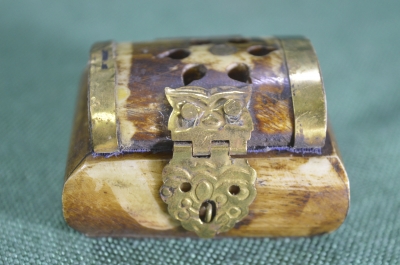 Шкатулка миниатюрная. Кость. Рог. Индия периода СССР.