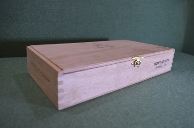 Шкатулка, сигарная коробка. Сигары Монтекристо, Montecristo. Фанера. Гавана, Куба.