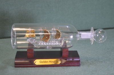 Корабль, парусник в бутылке "Golden Hind". Стекло. Mayflower. Великобритания. #U