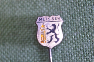 Знак значок "Meissen Мейсен". Серебро 800 проба. Германия. 1950е.