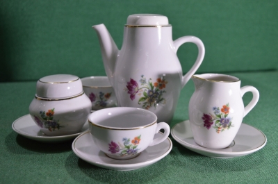 Набор детской игрушечной посуды для кукол. Фарфор, времен СССР