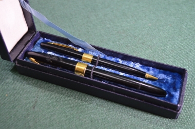 Письменный комплект "Ленинград" (ручка и карандаш). Завод "Союз" имени Л.Б. Красина. РСФСР