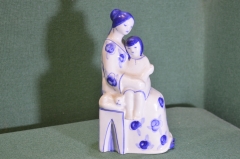 Статуэтка фарфоровая "Вечер Мама с дочкой песня сказка". Фарфор. Азарова. Гжель. СССР.