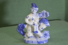 Статуэтка фарфоровая "Иван Царевич на коне с пером Жар Птицы". Фарфор. Гжель. СССР.