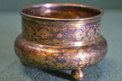 Солонка икорница старинная. Серебро 84 проба. Штихель. Царская Россия. 1861 год.