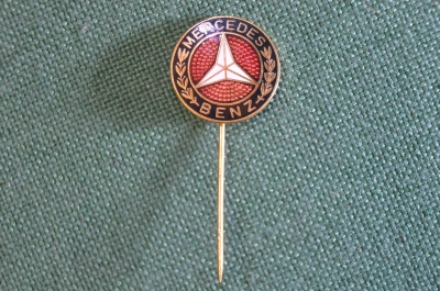 Знак значок "Мерседес Mercedes". Латунь. Горячая эмаль. Германия. 1960е.