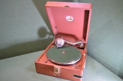 Патефон. Артель "Граммофон", Ленинград. Рабочий. Патефон. Артель "Граммофон", Ленинград. Рабочий.