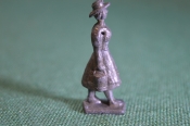 Солдатик оловянный. Женщина с ведрами. Германия. 1960е.
