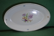 Блюдо фарфоровое овальное. Цветы. Фарфор. Дулево. СССР.