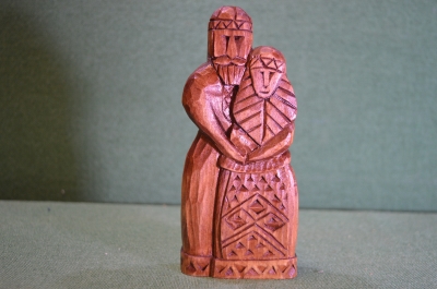 Статуэтка, фигурка деревянная "Неразлучники". Северная игрушка. Ручная, авторская работа.