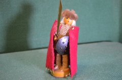 Статуэтка фигурка "Девушка-воин с мечом и щитом". Дерево. Металл. Текстиль. Прибалтика. СССР.