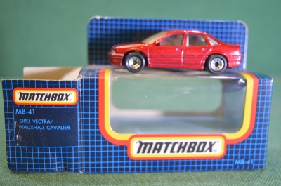 Машинка модель Matchbox "Opel Vectra / Cavalier". Китай. Коробка. 1989 год.